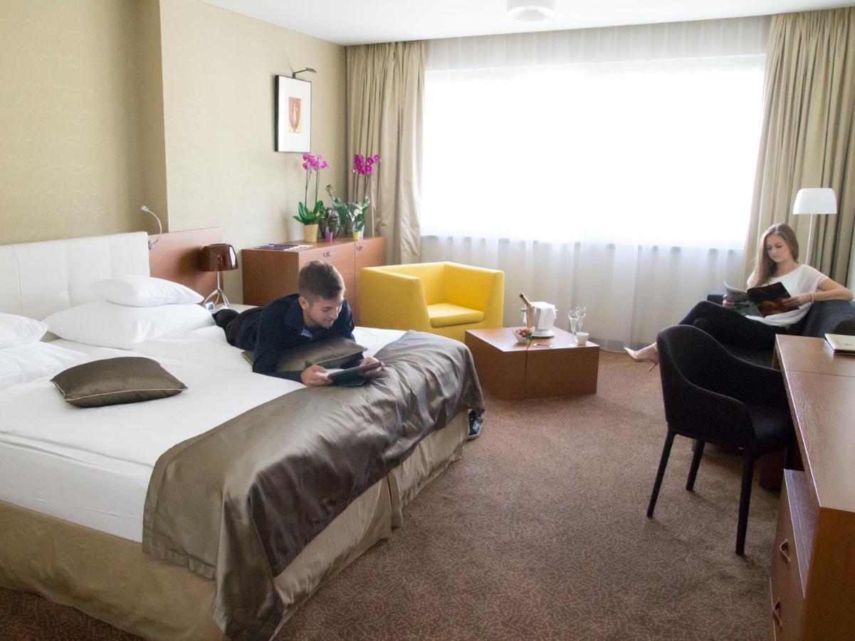 Mikado Hotel Nitra Extérieur photo